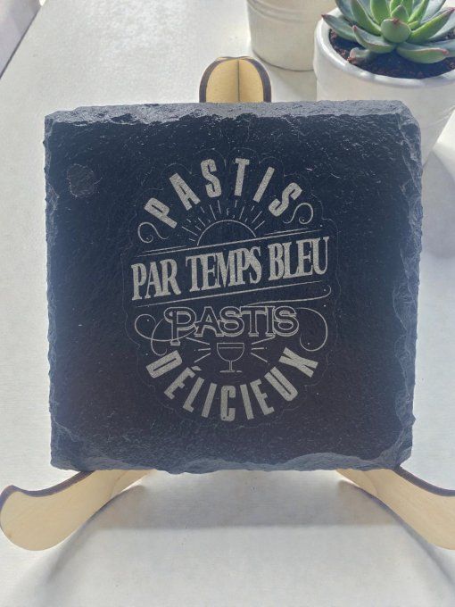 Dessous de verre ardoise gravée 10×10 — lot de 4, pieds feutre